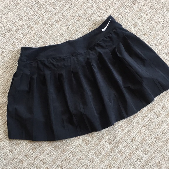 Nike Dresses & Skirts - Nike black pleated dri-fit tennis skirt / skirt L